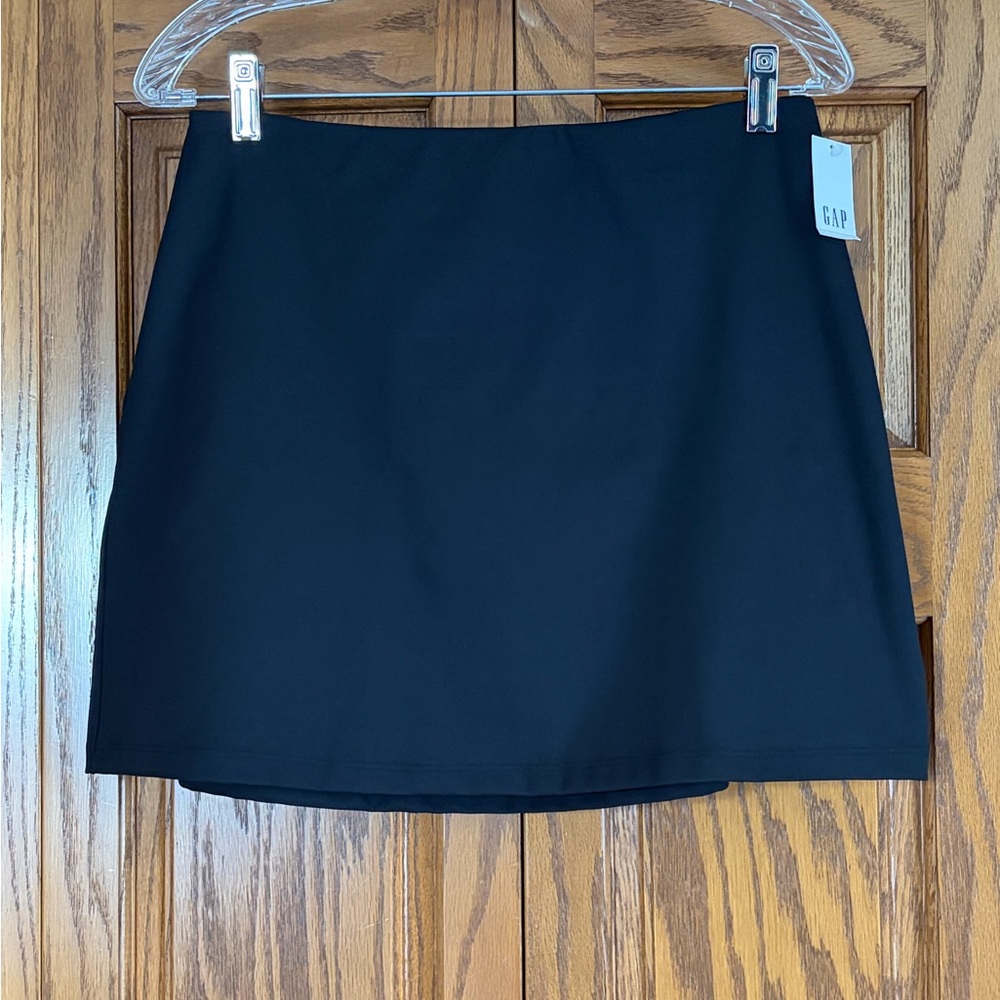NWT GAPFIT SKIRT
